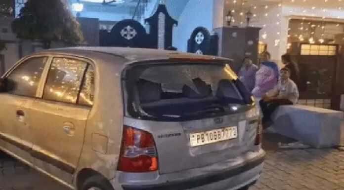 ਲੁਧਿਆਣਾ ‘ਚ ਤੇਜ਼ ਰਫਤਾਰ ਸਕਾਰਪਿਓ ਚਾਲਕ ਦਾ ਕਾਰਾ ! ਘਰਾਂ ਬਾਹਰ ਖੜ੍ਹੀਆਂ ਕਾਰਾਂ ਨੂੰ ਮਾਰੀ ਟੱਕਰ, ਕੰਧ ਟੱਪ ਕੇ ਭੱਜਿਆ