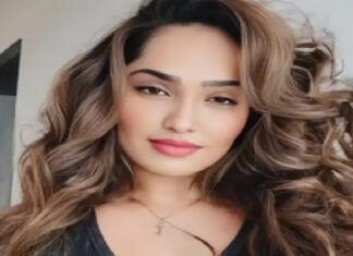 ‘Big Boss 18’ ‘ਚ ਜਲਦ ਹੋਵੇਗੀ ਵਾਈਲਡ ਕਾਰਡ ਐਂਟਰੀ ! ਬੋਲਡਨੈੱਸ ਕਾਰਨ ਸੁਰਖੀਆਂ ‘ਚ ਰਹਿਣ ਵਾਲੀ ਇਹ ਮਾਡਲ ਬਣੇਗੀ ਸ਼ੋਅ ਦਾ ਹਿੱਸਾ : ਸੂਤਰ