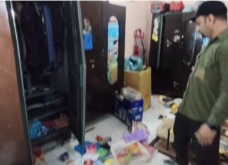 ਜਲੰਧਰ : ਕੁਝ ਮਿੰਟਾਂ ਲਈ ਘਰੋਂ ਗਿਆ ਪਰਿਵਾਰ, ਪਿਛੋਂ ਚੋਰਾਂ ਨੇ ਲੱਖਾਂ ਰੁਪਏ ‘ਤੇ ਕਰਤਾ ਹੱਥ ਸਾਫ