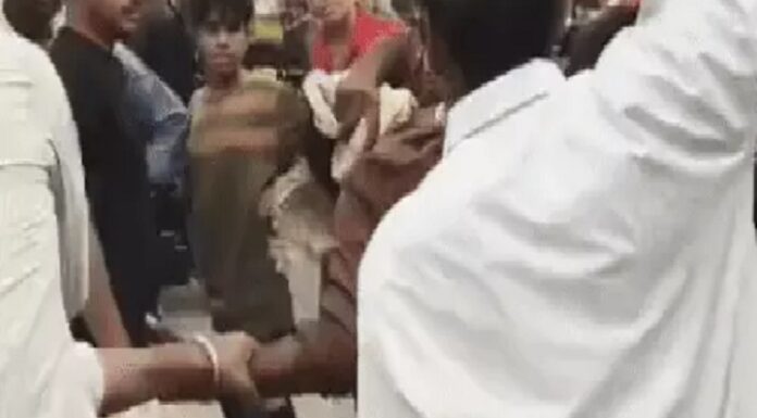 ਲੁਧਿਆਣਾ ‘ਚ ਲੋਕਾਂ ਨੇ ਫੜਿਆ ਸਾਈਕਲ ਚੋਰ, ਖੰਬੇ ਨਾਲ ਬੰਨ੍ਹ ਕੇ ਬੁਰੀ ਤਰ੍ਹਾਂ ਚੜ੍ਹਿਆ ਕੁੱਟਾਪਾ