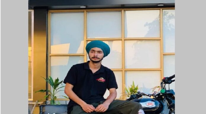 ਘਰੋਂ ਕੰਮ ‘ਤੇ ਗਿਆ 17 ਸਾਲ ਦਾ ਨੌਜਵਾਨ 4 ਦਿਨਾਂ ਤੋਂ ਲਾਪਤਾ, ਜੇ ਕਿਸੇ ਨੂੰ ਵੀ ਮਿਲੇ ਤਾਂ ਹੇਠਾਂ ਦਿੱਤੇ ਨੰਬਰਾਂ ‘ਤੇ ਕਰੋ ਸੰਪਰਕ