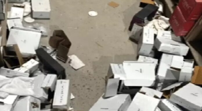 ਚੋਰਾਂ ਦੇ ਹੌਲਸੇ ਬੁਲੰਦ ! ਸ਼ੋਅਰੂਮ ਦਾ ਸ਼ਟਰ ਤੋੜ ਕੇ 30 ਲੱਖ ਦਾ ਸਾਮਾਨ ਕੀਤਾ ਚੋਰੀ