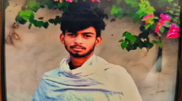 ਪੜ੍ਹਾਈ ਦੇ ਤਣਾਅ ਕਾਰਨ 10ਵੀਂ ਦੇ ਵਿਦਿਆਰਥੀ ਨੇ ਕੀਤੀ ਖੁਦਕੁਸ਼ੀ, ਘਰ ਦੇ ਬਾਥਰੂਮ ‘ਚ ਲਿਆ ਫਾਹ