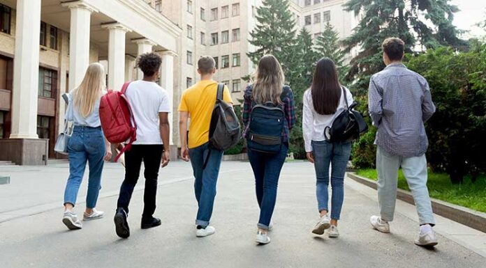 ਨਵੇਂ ਰਾਸ਼ਟਰਪਤੀ ਟਰੰਪ ਦੇ ਸਹੁੰ ਚੁੱਕਣ ਤੋਂ ਪਹਿਲਾਂ MIT ਸਮੇਤ ਅਮਰੀਕਾ ਦੀਆਂ ਕਈ ਯੂਨੀਵਰਸਿਟੀਆਂ ਨੇ ਵਿਦੇਸ਼ੀ ਵਿਦਿਆਰਥੀਆਂ ਨੂੰ ਵਾਪਸ ਆਉਣ ਦੀ ਦਿੱਤੀ ਸਲਾਹ