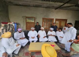 ਕੇਂਦਰੀ ਮੰਤਰੀ ਰਵਨੀਤ ਬਿੱਟੂ ਨੇ ਮੁੱਖ ਮੰਤਰੀ ਦੇ ਅਹੁਦੇ ਲਈ ਠੋਕੀ ਦਾਅਵੇਦਾਰੀ, ਕਿਹਾ- ਆਪ ਨੂੰ ਸਰਕਾਰ ਚਲਾਉਣੀ ਨੀਂ ਆਉਂਦੀ