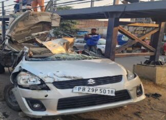 ਜਲੰਧਰ ‘ਚ ਵੱਡਾ ਹਾਦਸਾ ! ਪਠਾਨਕੋਟ ਬਾਈਪਾਸ ਨੇੜੇ ਕਾਰ ‘ਤੇ ਪਲਟ ਗਿਆ ਟੱਕਰ, ਬੱਚੇ ਸਣੇ 3 ਦੀ ਮੌਤ