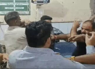 ਲੁਧਿਆਣਾ ਦੇ ਸਿਵਲ ਹਸਪਤਾਲ ‘ਚ ਹੰਗਾਮਾ ! ਐਮਰਜੈਂਸੀ ਵਾਰਡ ‘ਚ ਪੁਲਿਸ ਮੁਲਾਜ਼ਮਾਂ ਸਾਹਮਣੇ ਆਪਸ ‘ਚ ਭਿੜੀਆਂ 2 ਧਿਰਾਂ