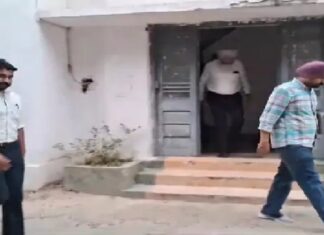 ਫਰੀਦਕੋਟ ‘ਚ ਖੇਡ ਅਫਸਰ ਦੇ ਦਫਤਰ ‘ਤੇ ਵਿਜੀਲੈਂਸ ਦਾ ਛਾਪਾ, ‘ਖੇਡਾਂ ਵਤਨ ਪੰਜਾਬ ਦੀਆਂ’ ਨਾਲ ਸਬੰਧਤ ਰਿਕਾਰਡ ਦੀ ਕੀਤੀ ਜਾਂਚ