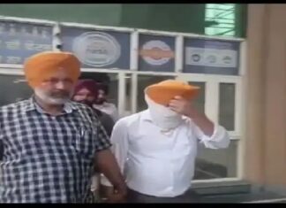 ਤਰਨਤਾਰਨ ਦੇ ਡੀ.ਸੀ. ਦਾ ਪੀ.ਏ. ਰਿਸ਼ਵਤ ਲੈਂਦੇ ਰੰਗੇ ਹੱਥੀ ਕਾਬੂ, ਕੰਪਿਊਟਰ ਆਪਰੇਟਰ ਵੀ ਫੜਿਆ