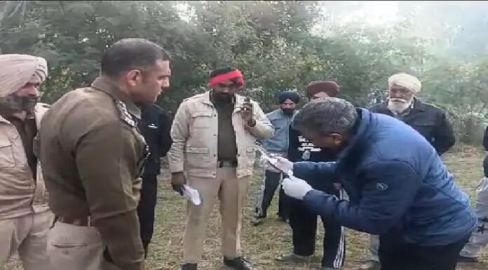ਤੇਜ਼ਧਾਰ ਹਥਿਆਰ ਨਾਲ ਨੌਜਵਾਨ ਦਾ ਗਲਾ ਵੱਢ ਕੇ ਕਤਲ, ਸੜਕ ਕਿਨਾਰੇ ਮਿਲੀ ਲਾਸ਼