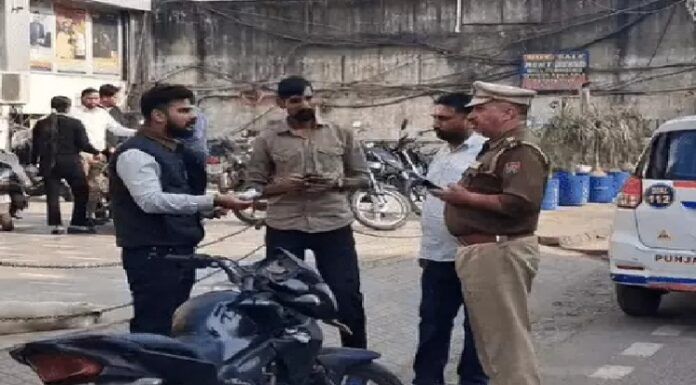 ਲੁਧਿਆਣਾ ‘ਚ ਬੈਂਕ ਬਾਹਰ ਖੜ੍ਹੀ ਵਪਾਰੀ ਦੀ ਕਾਰ ‘ਚੋਂ 14 ਲੱਖ ਚੋਰੀ, ਸ਼ੀਸ਼ਾ ਤੋੜ ਚੋਰ ਕਰ ਗਏ ਹੱਥ ਸਾਫ