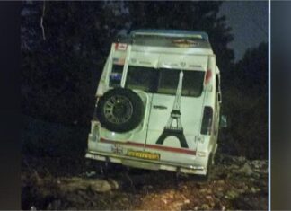 ਭਿਆਨਕ ਸੜਕ ਹਾਦਸਾ ! ਸਵਾਰੀਆਂ ਨਾਲ ਭਰੀ ਟੈਂਪੂ ਟਰੈਵਲਰ ਤੇ ਕਾਰ ਦੀ ਟੱਕਰ, ਕਈ ਲੋਕ ਜ਼ਖਮੀ