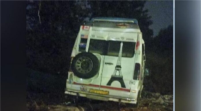 ਭਿਆਨਕ ਸੜਕ ਹਾਦਸਾ ! ਸਵਾਰੀਆਂ ਨਾਲ ਭਰੀ ਟੈਂਪੂ ਟਰੈਵਲਰ ਤੇ ਕਾਰ ਦੀ ਟੱਕਰ, ਕਈ ਲੋਕ ਜ਼ਖਮੀ