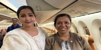 ਅਧਿਆਤਮ ਦੀ ਸ਼ਕਤੀ ! ਫਲਾਈਟ ‘ਚ ਔਰਤ ਨੇ ਮੰਤਰਾਂ ਦੇ ਜਾਪ ਨਾਲ ਬਚਾਈ ਮੌਤ ਦੇ ਬਿਸਤਰ ‘ਤੇ ਪਈ ਦੂਜੀ ਔਰਤ ਦੀ ਜਾਨ