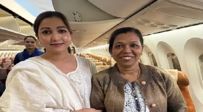 ਅਧਿਆਤਮ ਦੀ ਸ਼ਕਤੀ ! ਫਲਾਈਟ ‘ਚ ਔਰਤ ਨੇ ਮੰਤਰਾਂ ਦੇ ਜਾਪ ਨਾਲ ਬਚਾਈ ਮੌਤ ਦੇ ਬਿਸਤਰ ‘ਤੇ ਪਈ ਦੂਜੀ ਔਰਤ ਦੀ ਜਾਨ