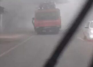 ਲੁਧਿਆਣਾ : ਧੁੰਦ ‘ਚ ਵਿਦਿਆਰਥੀਆਂ ਦੀ ਜਾਨ ਨੂੰ ਪਾਇਆ ਖਤਰੇ ‘ਚ ; ਓਵਰਲੋਡ ਬੱਸ ਦੀ ਛੱਤ ‘ਤੇ ਬਿਠਾਇਆ, ਵੀਡੀਓ ਵਾਇਰਸ