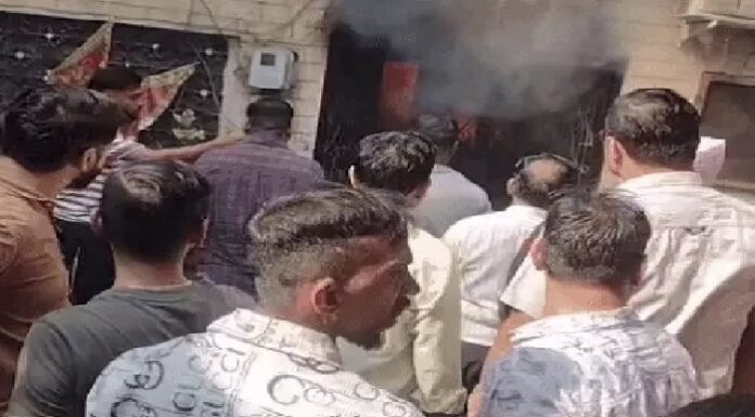 ਜਲੰਧਰ ਦੇ ਭੀੜੇ ਬਾਜ਼ਾਰ ਨੇੜਲੇ ਇਲਾਕੇ ‘ਚ ਘਰ ਨੂੰ ਲੱਗੀ ਭਿਆਨਕ ਅੱਗ, ਮਚਿਆ ਹੜਕੰਪ