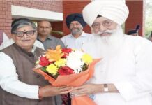 ਰਾਜ ਭਵਨ ਪੁੱਜੇ ਡੇਰਾ ਬਿਆਸ ਮੁੱਖੀ ਗੁਰਿੰਦਰ ਸਿੰਘ ਢਿੱਲੋਂ, ਰਾਜਪਾਲ ਨਾਲ ਕੀਤੀ ਮੁਲਾਕਾਤ