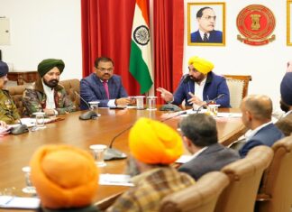 ਮੁੱਖ ਮੰਤਰੀ ਮਾਨ ਵੱਲੋਂ ਸ੍ਰੀ ਫ਼ਤਹਿਗੜ੍ਹ ਸਾਹਿਬ ਦੀ ਸ਼ਹੀਦੀ ਸਭਾ ਦੇ ਪ੍ਰਬੰਧਾਂ ਦਾ ਜਾਇਜ਼ਾ, ਅਧਿਕਾਰੀਆਂ ਨੂੰ ਗੁਰਦੁਆਰਾ ਸਾਹਿਬ ਜਾਣ ਵਾਲਿਆਂ ਸੜਕਾਂ ਦੀ ਮੁਰੰਮਤ ਕਰਨ ਦੇ ਦਿੱਤੇ ਹੁਕਮ