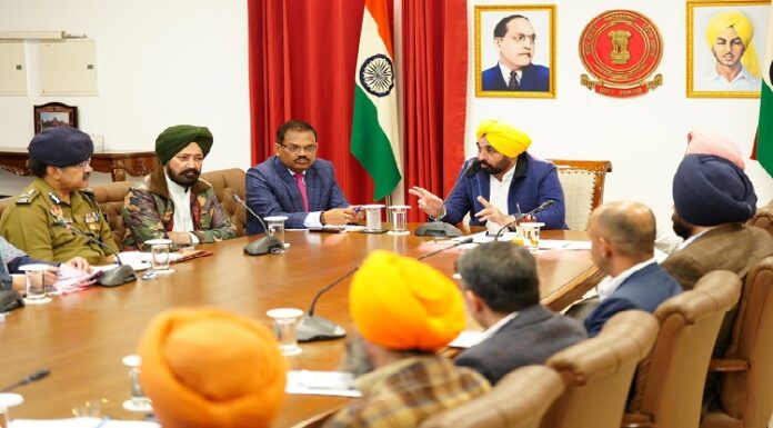 ਮੁੱਖ ਮੰਤਰੀ ਮਾਨ ਵੱਲੋਂ ਸ੍ਰੀ ਫ਼ਤਹਿਗੜ੍ਹ ਸਾਹਿਬ ਦੀ ਸ਼ਹੀਦੀ ਸਭਾ ਦੇ ਪ੍ਰਬੰਧਾਂ ਦਾ ਜਾਇਜ਼ਾ, ਅਧਿਕਾਰੀਆਂ ਨੂੰ ਗੁਰਦੁਆਰਾ ਸਾਹਿਬ ਜਾਣ ਵਾਲਿਆਂ ਸੜਕਾਂ ਦੀ ਮੁਰੰਮਤ ਕਰਨ ਦੇ ਦਿੱਤੇ ਹੁਕਮ