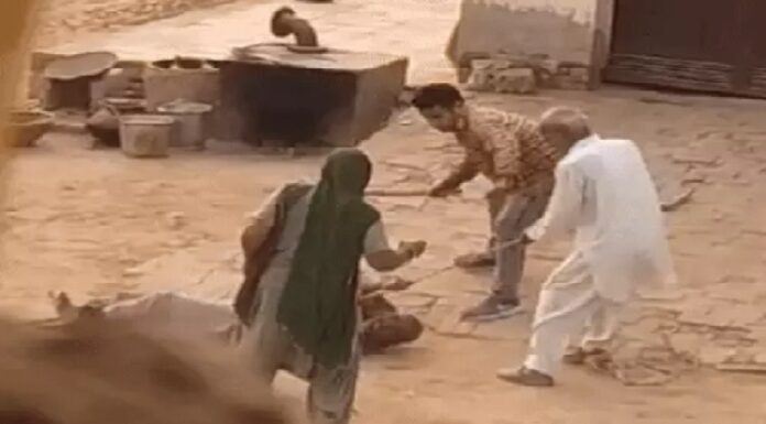 ਰੱਸੀ ਨਾਲ ਬੰਨ੍ਹ ਕੇ ਵਿਅਕਤੀ ਦੀ 2 ਜਣਿਆਂ ਨੇ ਕੀਤੀ ਬੁਰੀ ਤਰ੍ਹਾਂ ਕੁੱਟਮਾਰ, ਬੇਹੋਸ਼ ਹੋਣ ‘ਤੇ ਹੀ ਕੀਤਾ ਕੁੱਟਣਾ ਬੰਦ