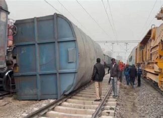 ਪੰਜਾਬ ‘ਚ ਵੱਡਾ ਰੇਲ ਹਾਦਸਾ ! ਫਸ ਗਏ ਮਜ਼ਦੂਰ, ਮੱਚੀ ਭਗਦੜ