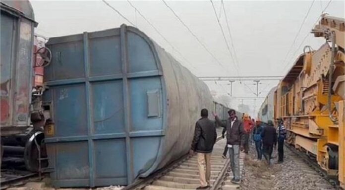 ਪੰਜਾਬ ‘ਚ ਵੱਡਾ ਰੇਲ ਹਾਦਸਾ ! ਫਸ ਗਏ ਮਜ਼ਦੂਰ, ਮੱਚੀ ਭਗਦੜ
