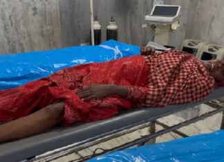 ਮੋਟਰਸਾਈਕਲ ‘ਤੇ ਬੱਚੇ ਦੀ ਦਵਾਈ ਲੈਣ ਜਾ ਰਹੇ ਪਰਿਵਾਰ ਨੂੰ ਕਾਰ ਨੇ ਮਾਰੀ ਟੱਕਰ, ਮਾਂ-ਪੁੱਤ ਜ਼ਖਮੀ