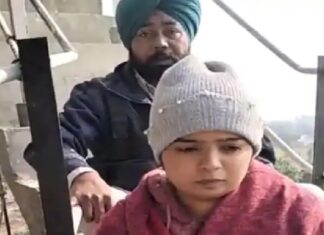 ਆਸਟ੍ਰੇਲੀਆ ਭੇਜਣ ਦੇ ਨਾਂ ‘ਤੇ ਏਜੰਟ ਨੇ 10 ਲੱਖ ਦੀ ਮਾਰੀ ਠੱਗੀ, ਇਨਸਾਫ ਲਈ ਪਾਣੀ ਵਾਲੀ ਟੈਂਕੀ ‘ਤੇ ਚੜ੍ਹੇ ਪਿਓ-ਧੀ