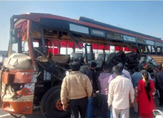 ਸਵਾਰੀਆਂ ਨਾਲ ਭਰੀ ਬੱਸ ਤੇ ਟਰੈਕਟਰ-ਟਰਾਲੀ ਦੀ ਭਿਆਨਕ ਟੱਕਰ, 2 ਲੋਕਾਂ ਦੀ ਮੌਤ, ਕਈ ਜ਼ਖਮੀ