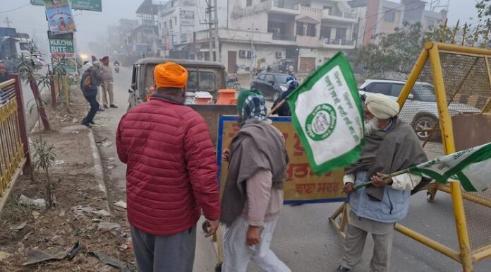 ਪੰਜਾਬ ਬੰਦ : ਕਿਸਾਨਾਂ ਨੇ ਕਈ ਥਾਵਾਂ ‘ਤੇ ਕੀਤੀਆਂ ਸੜਕਾਂ ਜਾਮ, ਆਵਾਜਾਈ ਹੋਈ ਠੱਪ