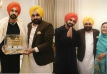 ਪੰਜਾਬੀ ਸਿੰਗਰ ਤੇ ਅਦਾਕਾਰ ਦਿਲਜੀਤ ਦੋਸਾਂਝ ਨੂੰ ਮਿਲੇ CM ਭਗਵੰਤ ਮਾਨ, ਕਿਹਾ – ਛੋਟੇ ਭਰਾ ਨੂੰ ਮਿਲ ਕੇ ਖੁਸ਼ੀ ਹੋਈ