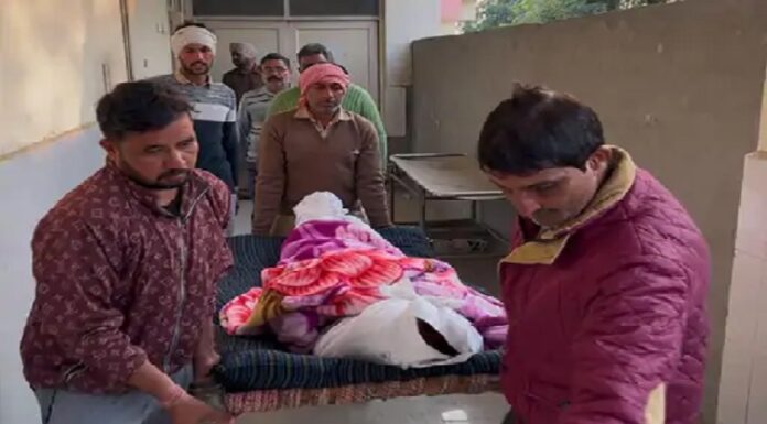 ਸੜਕ ‘ਤੇ ਘੁੰਮ ਰਹੇ ਆਵਾਰਾ ਪਸ਼ੂ ਕਾਰਨ ਮੋਟਰਸਾਈਕਲ ਸਵਾਰ ਨੌਜਵਾਨ ਦੀ ਮੌਤ, ਕੁਝ ਦਿਨਾਂ ਬਾਅਦ ਸੀ ਪਤਨੀ ਦੀ ਡਲਿਵਰੀ