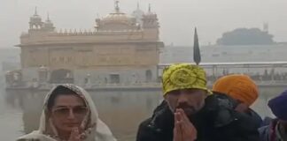 ਬਾਲੀਵੁੱਡ ਅਦਾਕਾਰ ਸੁਨੀਲ ਸ਼ੈਟੀ ਆਪਣੇ ਪਤਨੀ ਨਾਲ ਸ੍ਰੀ ਹਰਿਮੰਦਰ ਸਾਹਿਬ ਹੋਏ ਨਤਮਸਤਕ, ਨਵੇਂ ਸਾਲ ‘ਤੇ ਲਿਆ ਗੁਰੂ ਸਾਹਿਬ ਦਾ ਆਸ਼ੀਰਵਾਦ
