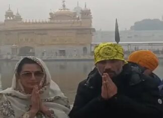 ਬਾਲੀਵੁੱਡ ਅਦਾਕਾਰ ਸੁਨੀਲ ਸ਼ੈਟੀ ਆਪਣੇ ਪਤਨੀ ਨਾਲ ਸ੍ਰੀ ਹਰਿਮੰਦਰ ਸਾਹਿਬ ਹੋਏ ਨਤਮਸਤਕ, ਨਵੇਂ ਸਾਲ ‘ਤੇ ਲਿਆ ਗੁਰੂ ਸਾਹਿਬ ਦਾ ਆਸ਼ੀਰਵਾਦ