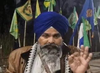 ਬ੍ਰੇਕਿੰਗ : ਕਿਸਾਨਾਂ ਦਾ ਦਿੱਲੀ ਕੂਚ ਟਲਿਆ, ਕਿਸਾਨ ਆਗੂ ਪੰਧੇਰ ਨੇ ਡੱਲੇਵਾਲ ਨੂੰ ਮਰਤ ਵਰਤ ਖਤਮ ਕਰਨ ਦੀ ਕੀਤੀ ਅਪੀਲ