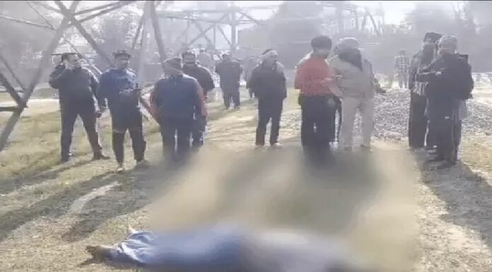 ਲੁਧਿਆਣਾ : ਪਾਰਕ ‘ਚ ਸ਼ੱਕੀ ਹਾਲਾਤਾਂ ‘ਚ ਮਰੇ ਵਿਅਕਤੀ ਦੀ ਮਿਲੀ ਲਾਸ਼, ਜਾਂਚ ਕਰਨ ਪੁੱਜੀ ਪੁਲਿਸ