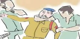 ਜਲੰਧਰ ‘ਚ ਪਤੀ-ਪਤਨੀ ਦੇ ਝਗੜੇ ਸਬੰਧੀ ਨੋਟਿਸ ਦੇਣ ਗਈ ਪੁਲਿਸ ‘ਤੇ ਹਮਲਾ, ਪਾੜਤੀ ਮੁਲਾਜ਼ਮਾਂ ਦੀ ਵਰਦੀ