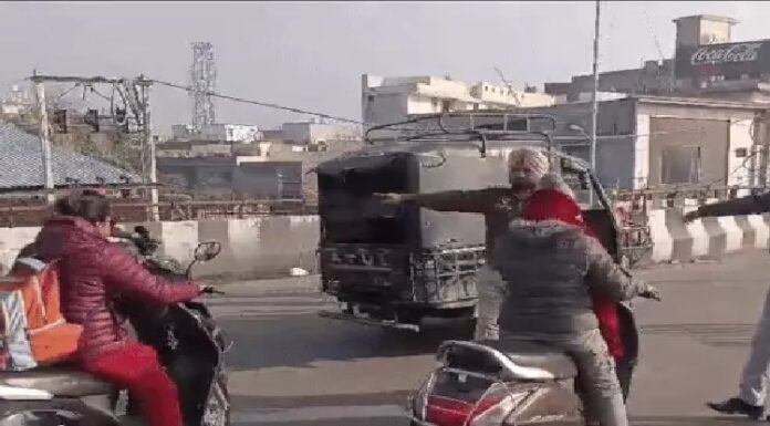 ਅੰਮ੍ਰਿਤਸਰ ‘ਚ ਲੋਹੜੀ ‘ਤੇ ਦੋਪਹੀਆ ਵਾਹਨਾਂ ਲਈ 2 ਰੂਟ ਪੁਲਿਸ ਨੇ ਕੀਤੇ ਬੰਦ, ਹਾਦਸੇ ਰੋਕਣ ਲਈ ਲਿਆ ਫੈਸਲਾ