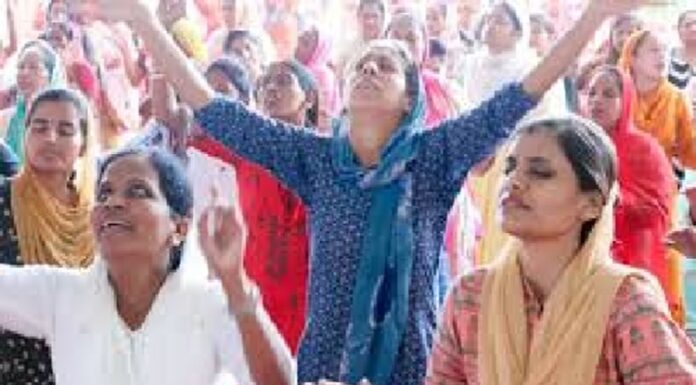 ਸਰਵੇ ‘ਚ ਦਾਅਵਾ ! ਪੰਜਾਬ ‘ਚ ਪਿਛਲੇ 2 ਸਾਲਾਂ ‘ਚ 3.5 ਲੱਖ ਪੰਜਾਬੀਆਂ ਨੇ ਬਦਲਿਆ ਧਰਮ, ਮੁਫਤ ਰਿਉੜੀਆਂ ਦੇ ਚੱਕਰ ‘ਚ ਬਣ ਰਹੇ ਇਸਾਈ