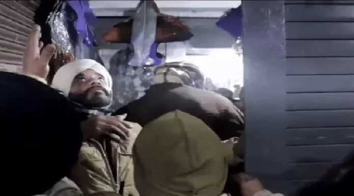 ਲੁਧਿਆਣਾ ‘ਚ ਅੱਧੀ ਰਾਤ ਪਤੰਗ ਕਾਰੋਬਾਰੀ ਦੀ ਦੁਕਾਨ ‘ਤੇ ਪੁਲਿਸ ਦਾ ਛਾਪਾ, ਗਾਹਕਾਂ ਦੇ ਫੋਨ ਕੀਤੇ ਜ਼ਬਤ, ਹੋ ਗਿਆ ਹੰਗਾਮਾ