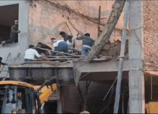 ਮੋਹਾਲੀ ‘ਚ ਵੱਡਾ ਹਾਦਸਾ ! ਸ਼ੋਅਰੂਮ ਦਾ ਡਿੱਗਿਆ ਲੈਂਟਰ, ਇਕ ਦੀ ਮੌਤ, 3 ਗੰਭੀਰ ਜ਼ਖਮੀ