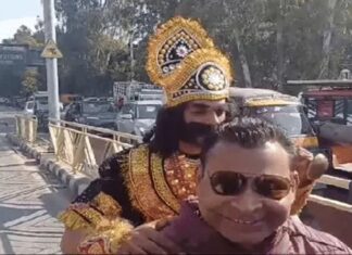 ਅੰਮ੍ਰਿਤਸਰ ਦੀਆਂ ਸੜਕਾਂ ‘ਤੇ ਉਤਰੇ ਯਮਰਾਜ, ਟ੍ਰੈਫਿਕ ਨਿਯਮਾਂ ਦੀਆਂ ਪਾਲਣਾ ਨਾ ਕਰਨ ਵਾਲਿਆਂ ਪਾਇਆ ਘੇਰਾ