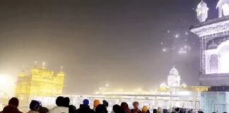ਸ੍ਰੀ ਹਰਿਮੰਦਰ ਸਾਹਿਬ ‘ਚ 3 ਘੰਟਿਆਂ ‘ਚ 2 ਲੱਖ ਸ਼ਰਧਾਲੂਆਂ ਨੇ ਟੇਕਿਆ ਮੱਥਾ, ਗੁਰੂ ਦਾ ਆਸ਼ੀਰਵਾਦ ਲੈ ਕੇ ਕੀਤੀ 2025 ਦੀ ਸ਼ੁਰੂਆਤ