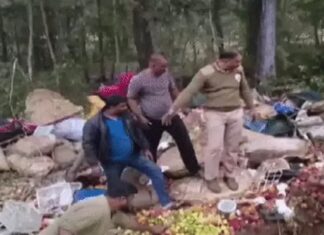 ਵੱਡੀ ਖਬਰ ! 50 ਮੀਟਰ ਡੂੰਘੀ ਖੱਡ ‘ਚ ਡਿੱਗਿਆ ਮੇਲੇ ‘ਚ ਜਾ ਰਹੇ ਲੋਕਾਂ ਦਾ ਟਰੱਕ, 10 ਸਵਾਰੀਆਂ ਦੀ ਮੌਤ, 15 ਜ਼ਖਮੀ