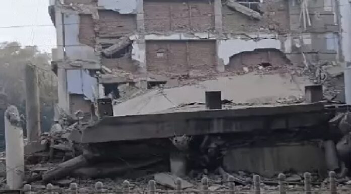 ਬ੍ਰੇਕਿੰਗ : ਚੰਡੀਗੜ੍ਹ ‘ਚ ਡੀਸੀ ਦਫਤਰ ਨੇੜੇ ਬਹੁ ਮੰਜ਼ਿਲਾ ਇਮਾਰਤ ਡਿੱਗੀ