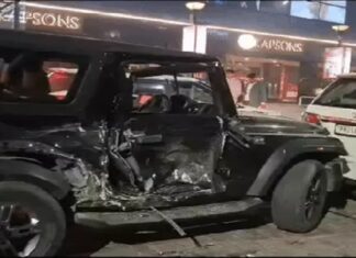 ਤੇਜ਼ ਰਫਤਾਰ ਕਾਰ ਦੀ ਬ੍ਰੇਕ ਹੋਈ ਫੇਲ, ਫਾਰਚੂਨਰ ਸਣੇ 5 ਗੱਡੀਆਂ ਨੂੰ ਮਾਰੀ, ਲੋਕਾਂ ਨੇ ਕਾਰ ਚਾਲਕ ਦਾ ਚਾੜ੍ਹਿਆ ਕੁੱਟਾਪਾ