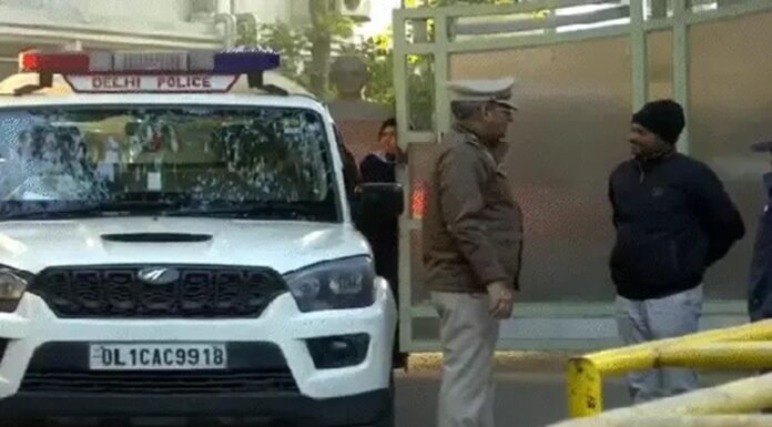 ਦਿੱਲੀ ਦੇ 400 ਸਕੂਲਾਂ ਨੂੰ ਬੰਬ ਨਾਲ ਉਡਾਉਣ ਦੀ ਧਮਕੀ ਦੇਣ ਵਾਲਾ ਗ੍ਰਿਫਤਾਰ, ਮੁਲਜ਼ਮ 12ਵੀਂ ਦਾ ਵਿਦਿਆਰਥੀ