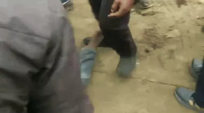 ਪਾਵਰਕਾਮ ਦੀ ਗਲਤੀ ਕਾਰਨ ਗਈ ਨੌਜਵਾਨ ਦੀ ਜਾਨ, ਸੜਕ ‘ਤੇ ਡਿੱਗੀਆਂ ਬਿਜਲੀ ਦੀਆਂ ਤਾਰਾਂ ਦੀ ਆਇਆ ਲਪੇਟ ‘ਚ