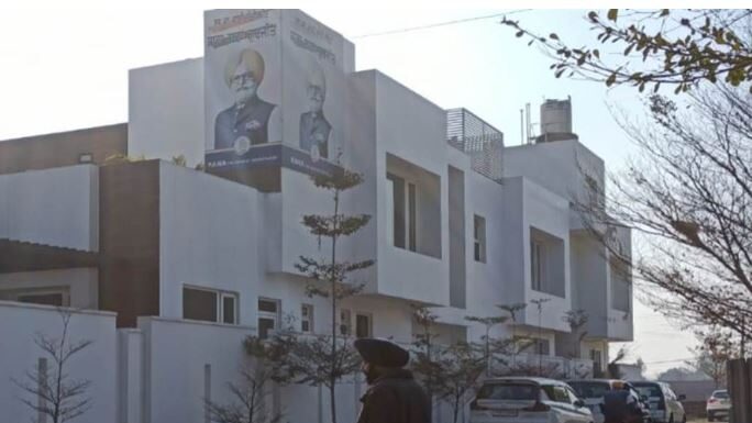 ਸਾਬਕਾ ਕਾਂਗਰਸੀ ਵਿਧਾਇਕ ਰਾਣਾ ਗੁਰਜੀਤ ਸਿੰਘ ਦੀ ਕਪੂਰਥਲਾ ਰਿਹਾਇਸ਼ ‘ਤੇ IT ਵਿਭਾਗ ਦੀ Raid, ਕੀਤੀ ਜਾ ਰਹੀ ਪੁੱਛਗਿੱਛ